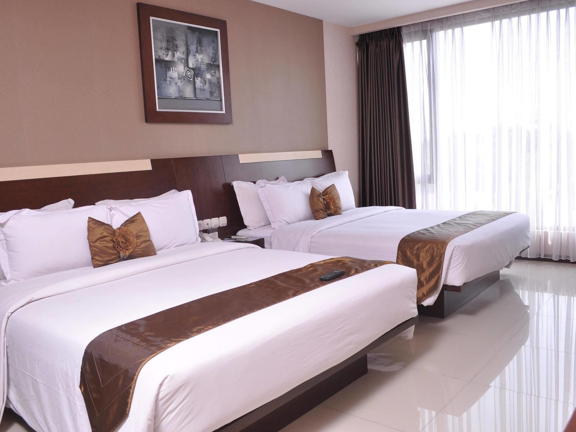 בנדונג Scarlet Dago Hotel מראה חיצוני תמונה